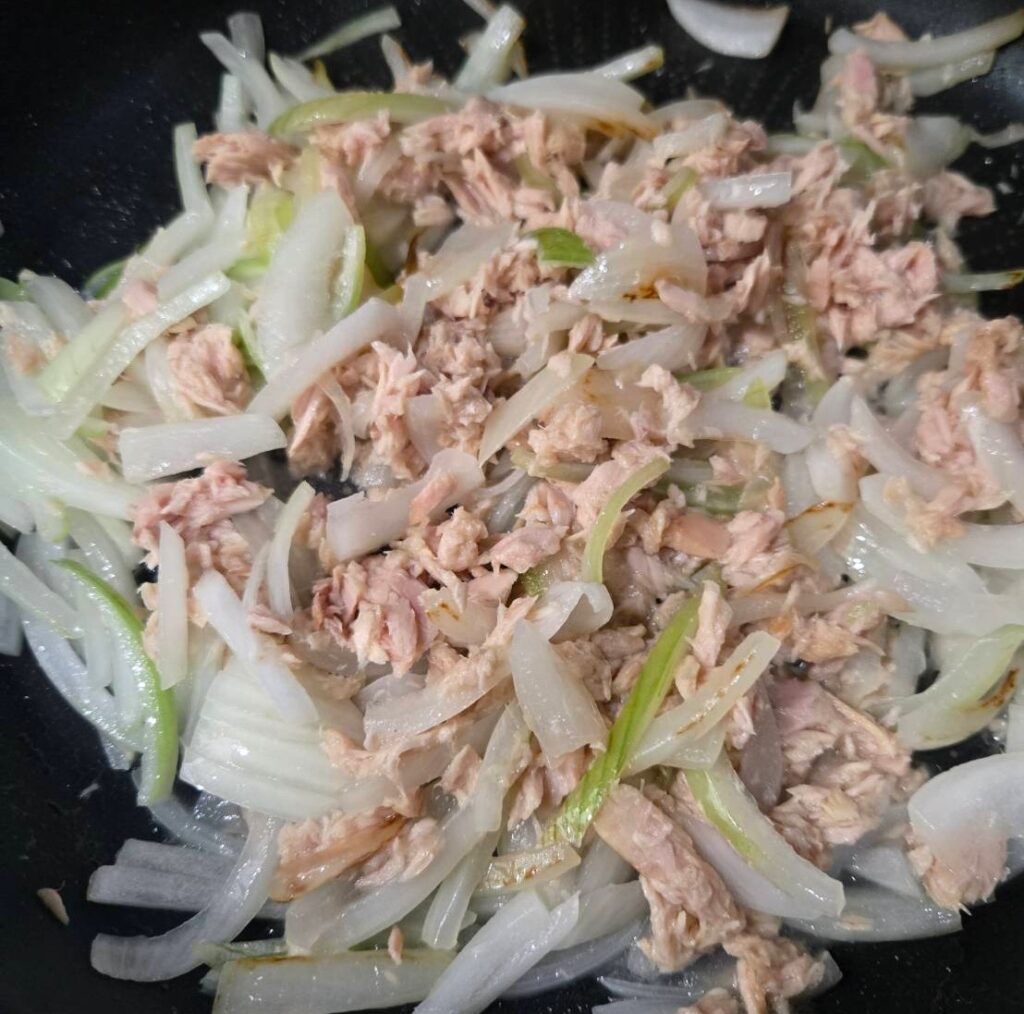 玉ねぎとツナの炒め